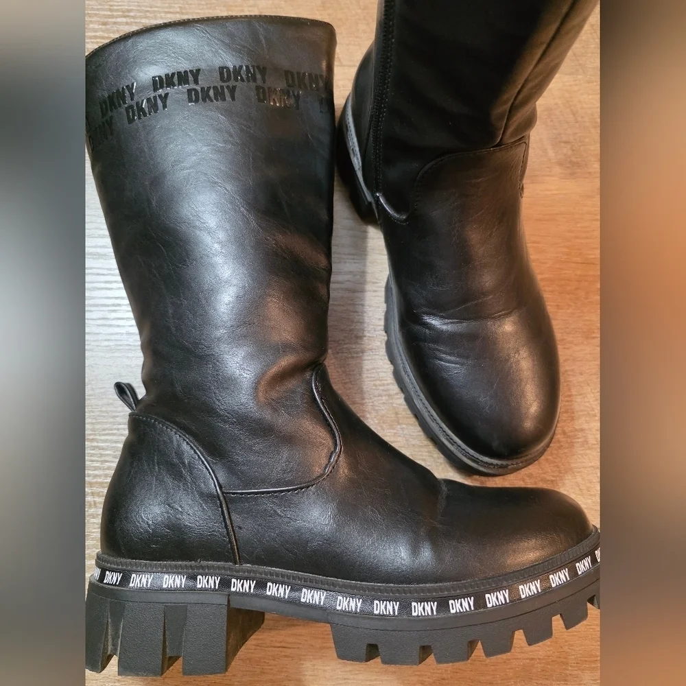DKNY-  Girls Black Gabby Tall Boot. Size 3